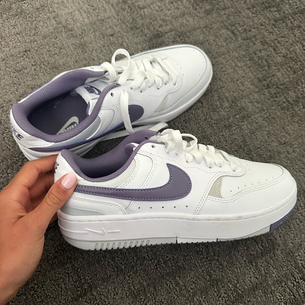 Nike Women's White and Purple Sneakers